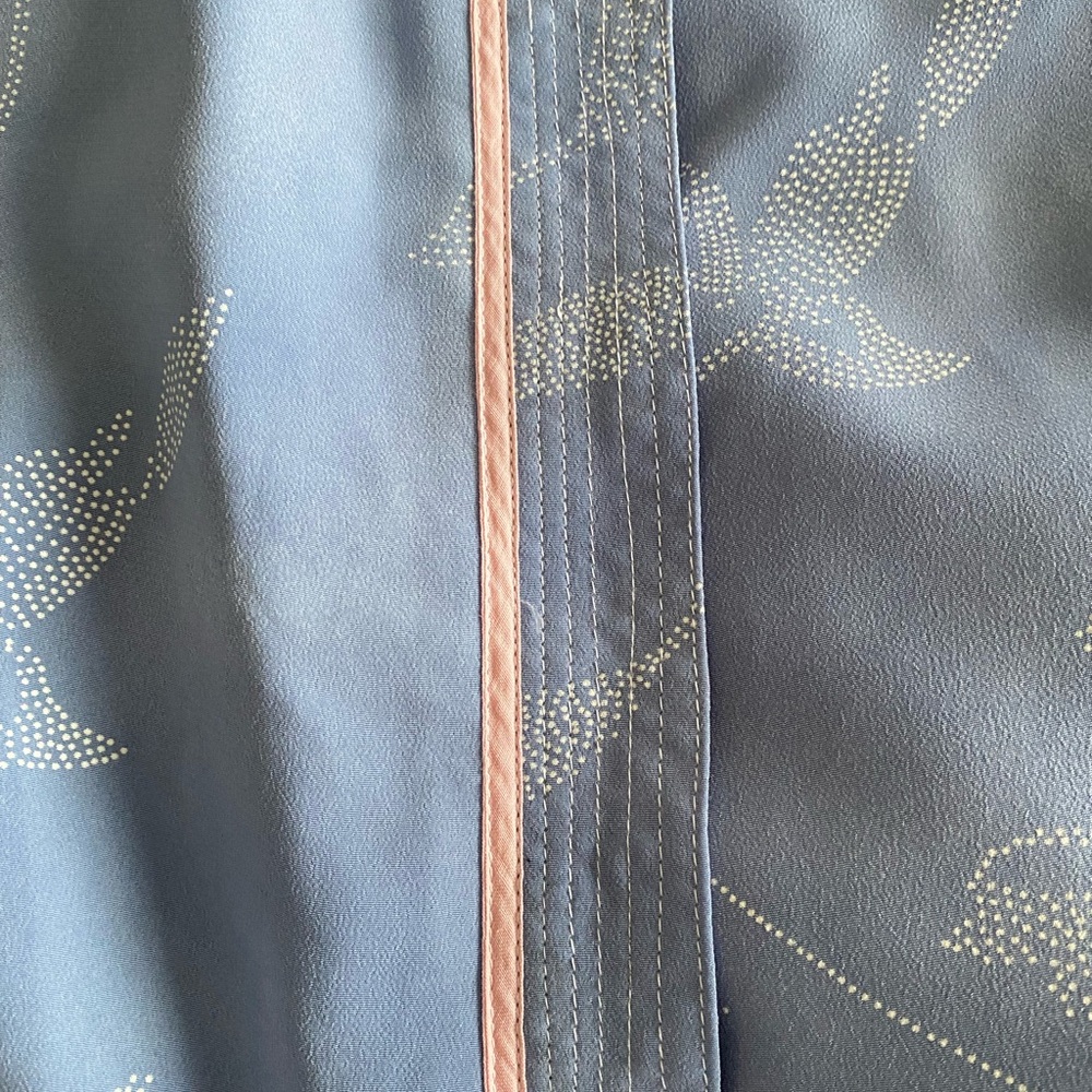 Vintage Elegant Blue Floral Kimono Robe with Pink Ribbon. - Picture 4 of 9